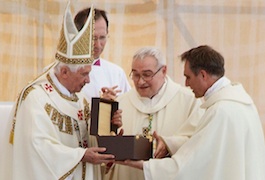 Bento XVI e Dom Luigi Negri, Bispo de San Marino.