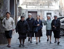 As irmãs de Caridade da Assunção.