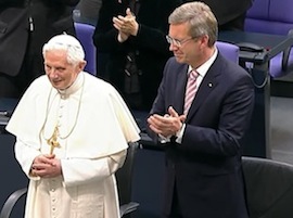 Os aplausos após o discurso em Bundestag.