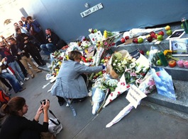 Nova York, diante da loja da Apple na 5th Avenue.