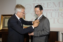 Etsuro Sotoo durante a premiação.