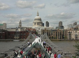 Ponte Millennium, em Londres.