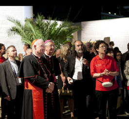 A inauguração da mostra com o cardeal Marc Ouellet.