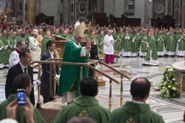 O Papa em São Pedro na abertura do Sínodo.