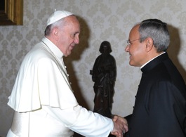 Papa Francisco e padre Julián Carrón.