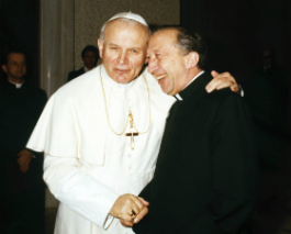 Dom Giussani com o Papa João Paulo II.