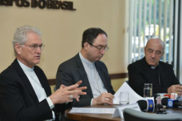 Dom Leonardo Steiner (à esq), Dom Sérgio da Rocha,<br> e Dom Murilo Krieger (à dir).