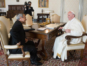 Padre Carrón em audiência com Papa Francisco.