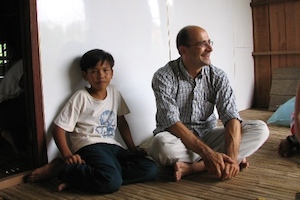 Padre Alberto Caccaro no Camboja.