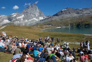 Um momento da a Assembleia Internacional de<br> Responsáveis de CL em Cervinia.