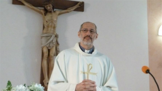 Padre Mario Picech.